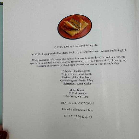 Napkin Folds Beautifully Styled Napkins for Every Occasion Book 2008 Hardcover - Picture 7 of 9